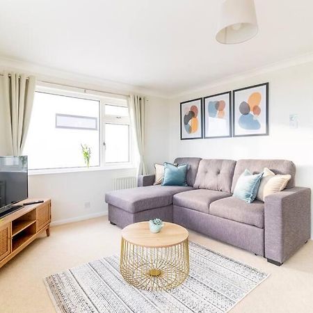 Incredible Sea View 2 Bedroom Beach Apartment ボーンマス エクステリア 写真
